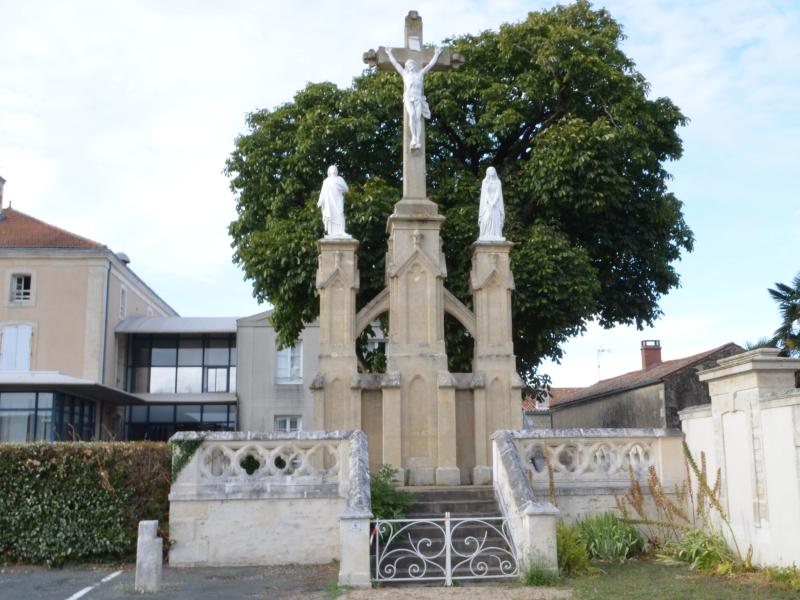 Calvaire à Maillé